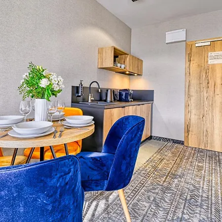 Zloty Horyzont Vip - Glowny Budynek - Z Basenem, Silownia, Grota Solna, Bawialnia I Restauracja By Royal Aparts Apartment Szklarska Poreba
