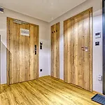 Zloty Horyzont Vip - Glowny Budynek - Z Basenem, Silownia, Grota Solna, Bawialnia I Restauracja By Royal Aparts شكلارسكا بوريبا