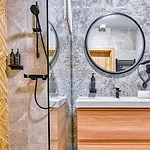 شقة Zloty Horyzont Vip - Glowny Budynek - Z Basenem, Silownia, Grota Solna, Bawialnia I Restauracja By Royal Aparts *