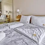 شقة Zloty Horyzont Vip - Glowny Budynek - Z Basenem, Silownia, Grota Solna, Bawialnia I Restauracja By Royal Aparts *