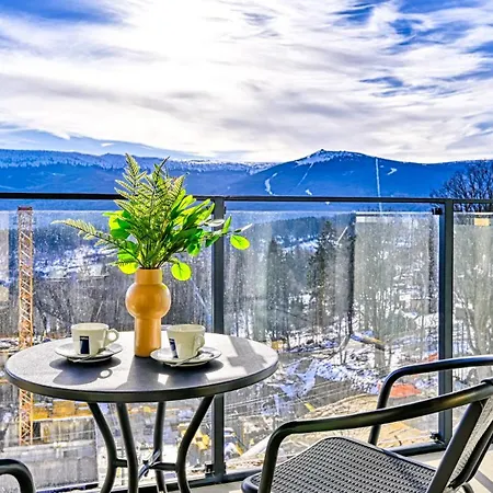 Apartment Zloty Horyzont Vip Z Basenem, Silownia, Grota Solna, Bawialnia I Restauracja By Royal Aparts *