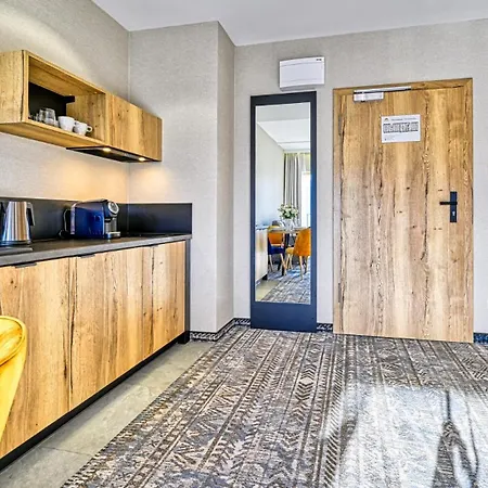 Apartment Zloty Horyzont Vip Z Basenem, Silownia, Grota Solna, Bawialnia I Restauracja By Royal Aparts