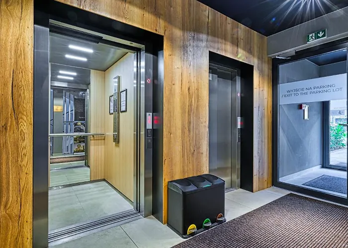 Zloty Horyzont Vip - Glowny Budynek - Z Basenem, Silownia, Grota Solna, Bawialnia I Restauracja By Royal Aparts Schreiberhau