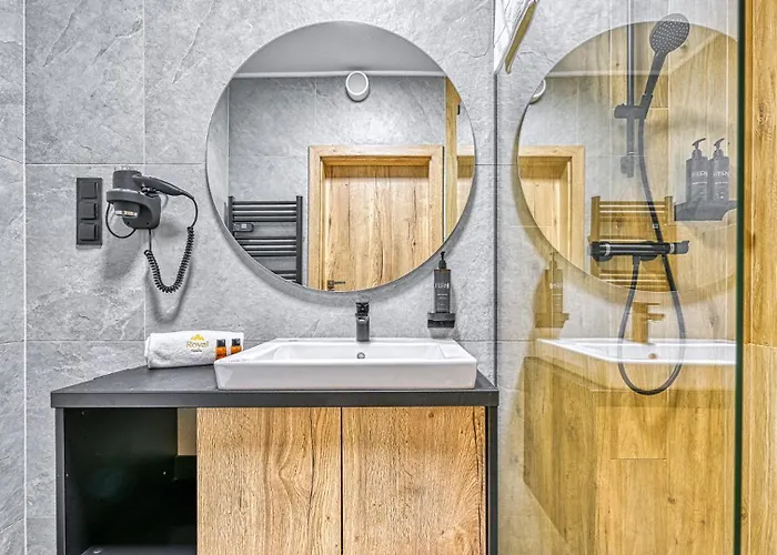 Zloty Horyzont Vip - Glowny Budynek - Z Basenem, Silownia, Grota Solna, Bawialnia I Restauracja By Royal Aparts * Schreiberhau