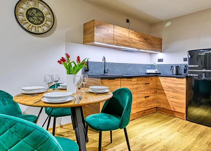 Apartment Zloty Horyzont Vip - Glowny Budynek - Z Basenem, Silownia, Grota Solna, Bawialnia I Restauracja By Royal Aparts *