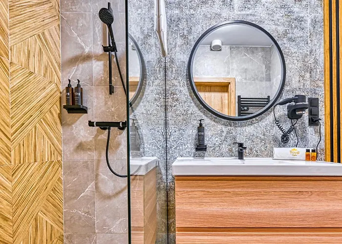 Apartment Zloty Horyzont Vip - Glowny Budynek - Z Basenem, Silownia, Grota Solna, Bawialnia I Restauracja By Royal Aparts *