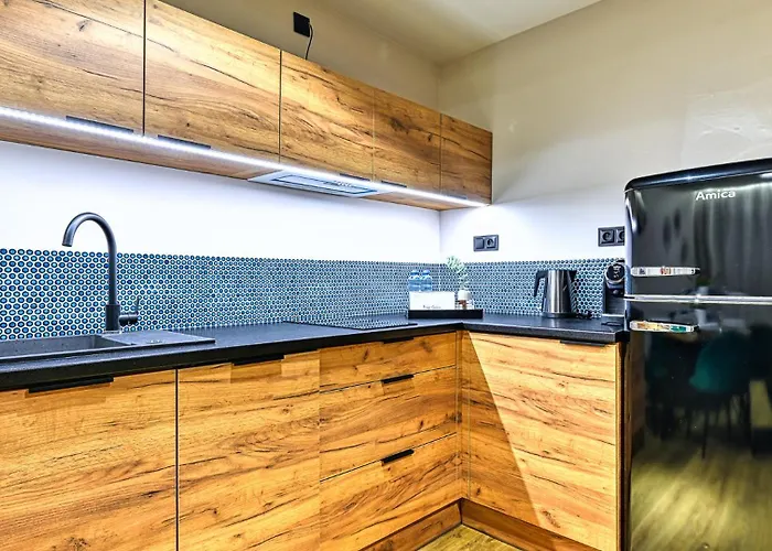 Zloty Horyzont Vip - Glowny Budynek - Z Basenem, Silownia, Grota Solna, Bawialnia I Restauracja By Royal Aparts Schreiberhau