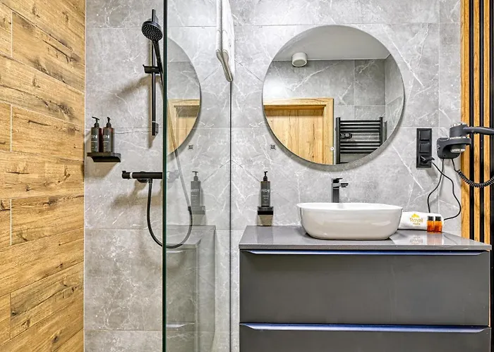 Zloty Horyzont Vip - Glowny Budynek - Z Basenem, Silownia, Grota Solna, Bawialnia I Restauracja By Royal Aparts Apartment Schreiberhau