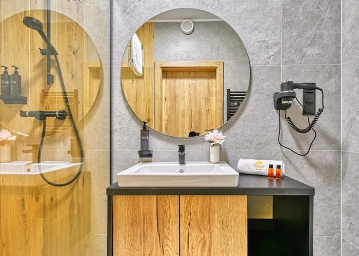 Zloty Horyzont Vip - Glowny Budynek - Z Basenem, Silownia, Grota Solna, Bawialnia I Restauracja By Royal Aparts * Schreiberhau