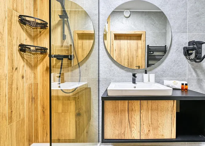 Apartment Zloty Horyzont Vip - Glowny Budynek - Z Basenem, Silownia, Grota Solna, Bawialnia I Restauracja By Royal Aparts Schreiberhau